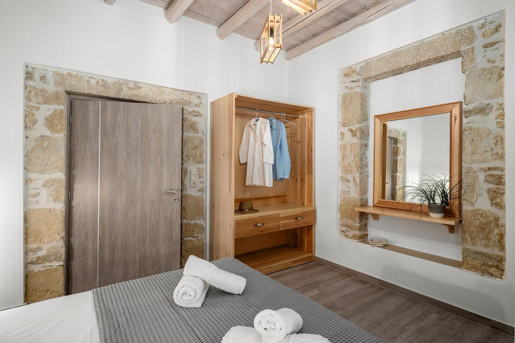 Papadia Luxury Apartments Pitsidia Exterior photo